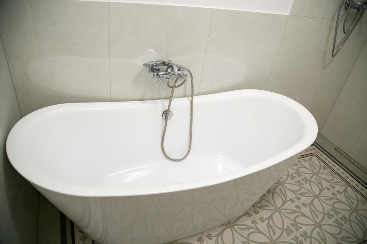 Velky 3-Izbovy Apartman Bratislava-Stare Mesto Exterior photo